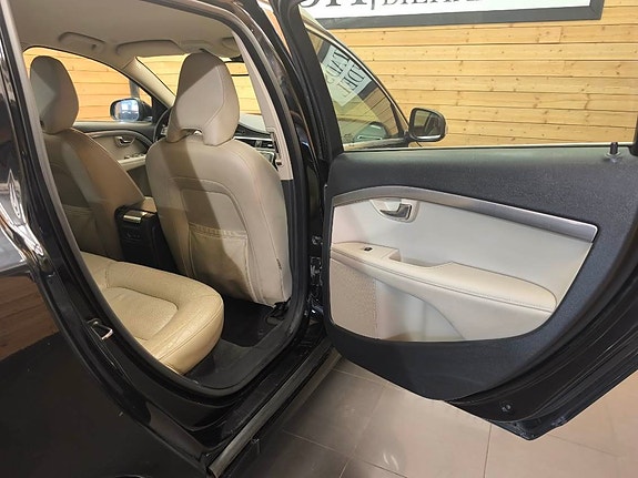 Volvo V70 17 of 23