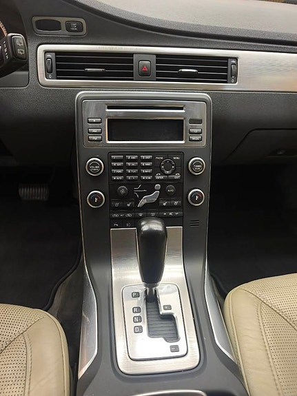 Volvo V70 12 of 23