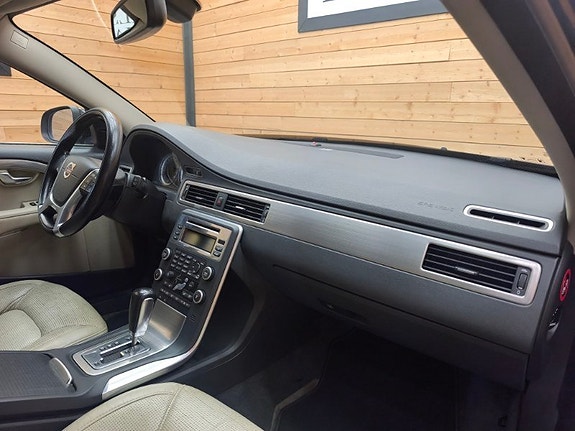 Volvo V70 21 of 23
