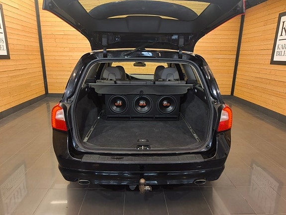 Volvo V70 10 of 23