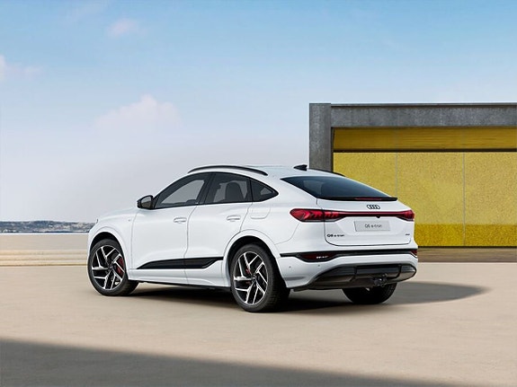 Audi Q6 e-tron 3 of 11
