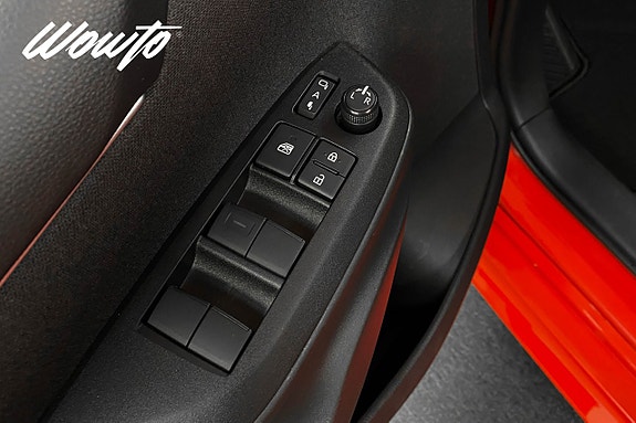 Toyota Yaris 9 of 24