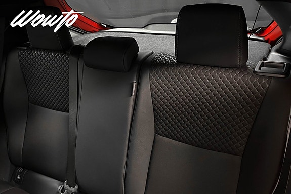 Toyota Yaris 11 of 24