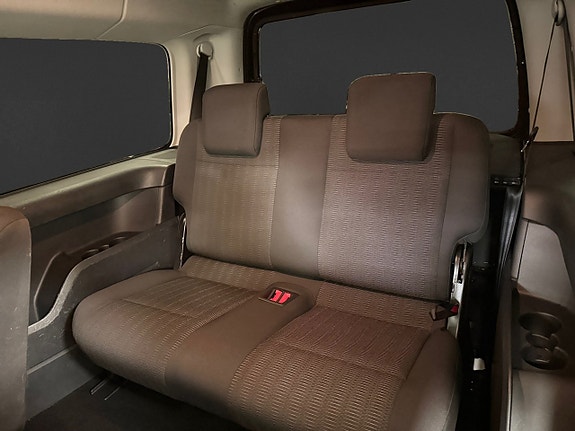 Volkswagen Caddy Maxi 12 of 19
