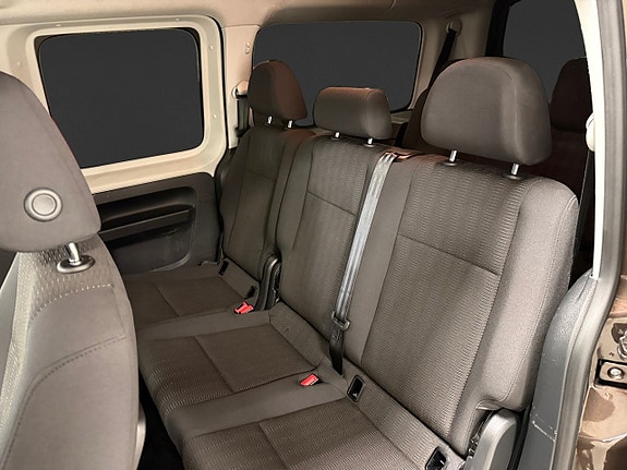 Volkswagen Caddy Maxi 10 of 19