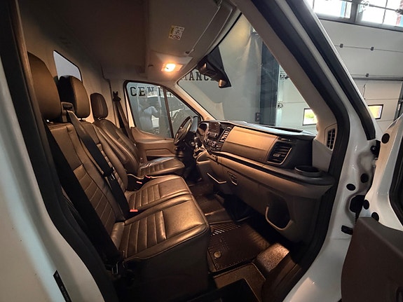 Ford Transit 10 of 17