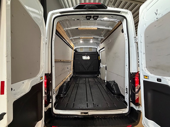 Ford Transit 13 of 17