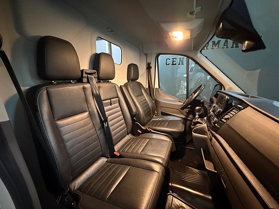 Ford Transit 11 of 17