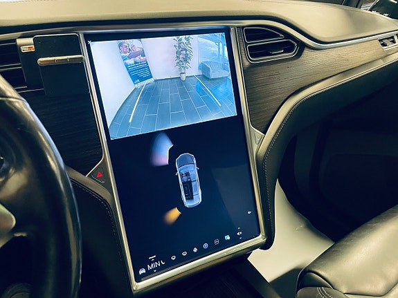 Tesla Model X 19 of 19