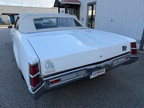 Oldsmobile Delta 88 8 of 17