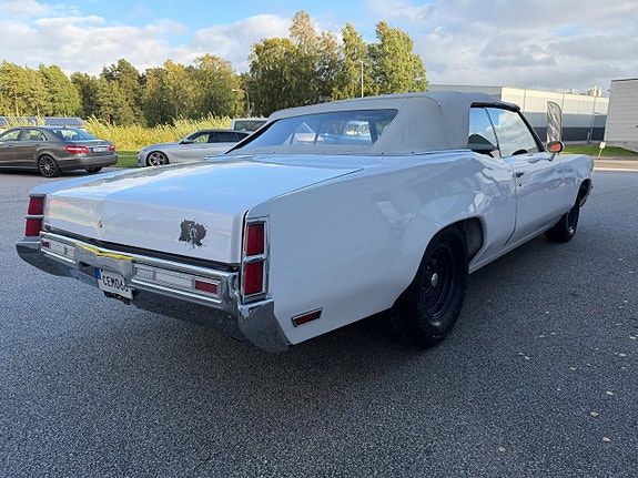 Oldsmobile Delta 88 10 of 17