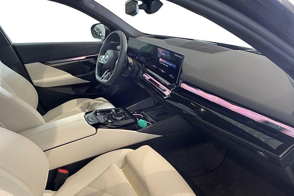 BMW 530e 12 of 18