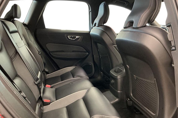 Volvo XC60 10 of 30