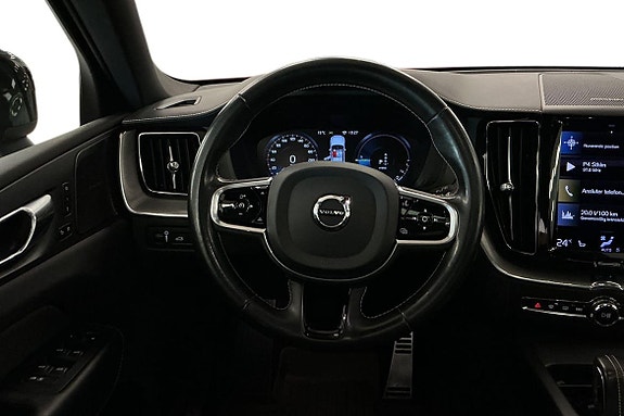 Volvo XC60 15 of 30