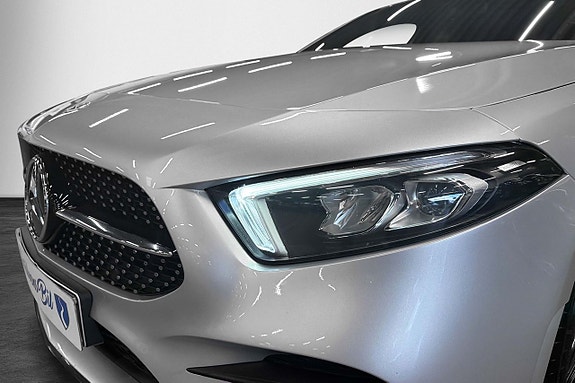 Mercedes-Benz A180 2 of 16