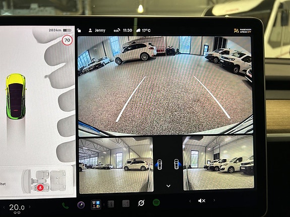 Tesla Model Y 22 of 26