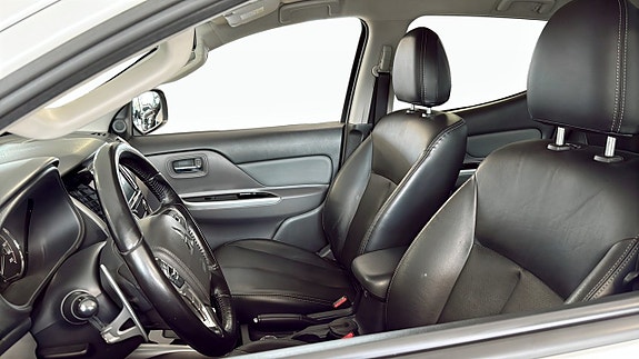 Mitsubishi L200 4 of 9