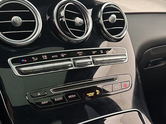 Mercedes-Benz GLC43 26 of 30