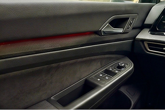 Volkswagen Golf VIII 17 of 21