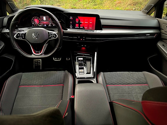 Volkswagen Golf VIII 11 of 21