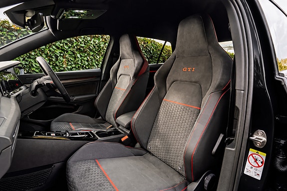 Volkswagen Golf VIII 12 of 21