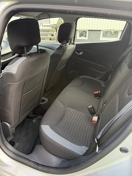 Renault Clio 11 of 12