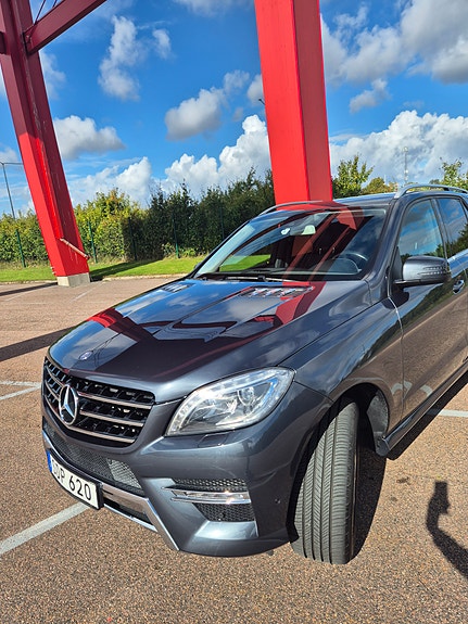 Mercedes-Benz ML250 13 of 13