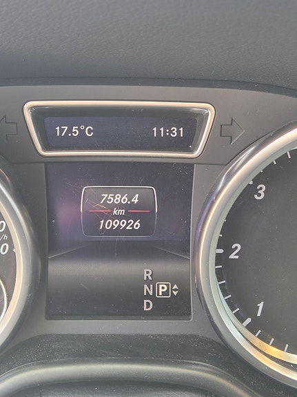 Mercedes-Benz ML250 8 of 13