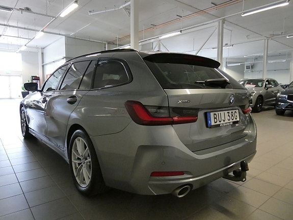 BMW 330e 13 of 24