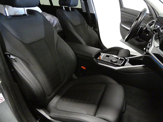 BMW 330e 19 of 24
