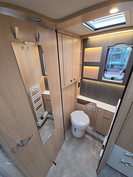 Hymer MasterLine I 890 Blackline 9 of 21