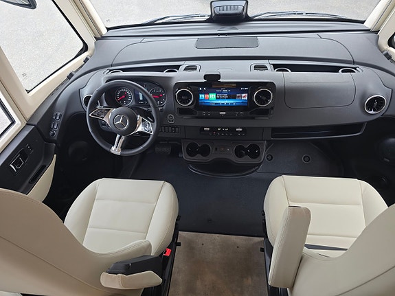 Hymer MasterLine I 890 Blackline 10 of 21