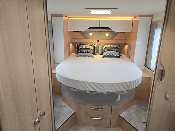 Hymer MasterLine I 890 Blackline 5 of 21
