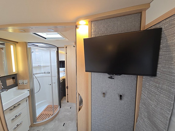 Hymer MasterLine I 890 Blackline 14 of 21