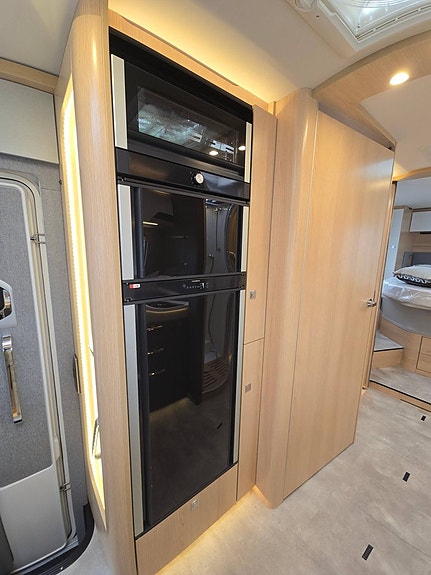 Hymer MasterLine I 890 Blackline 12 of 21