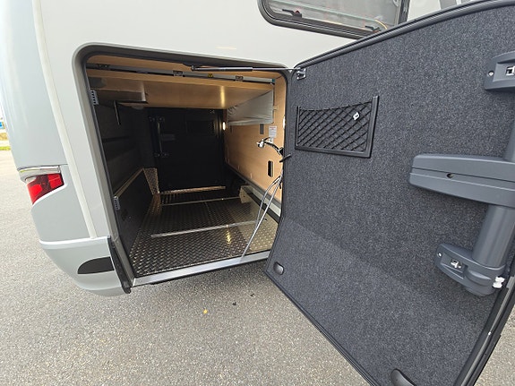 Hymer MasterLine I 890 Blackline 11 of 21