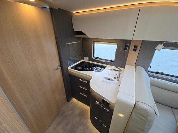 Hymer MasterLine I 890 Blackline 7 of 21