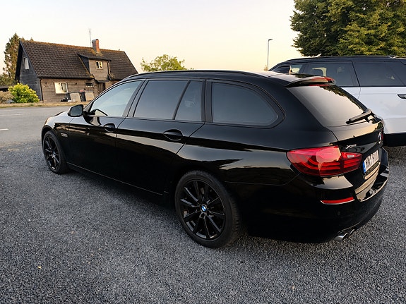 BMW 520d 2 of 4