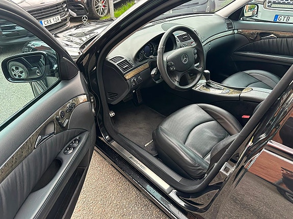 Mercedes-Benz E63 9 of 29