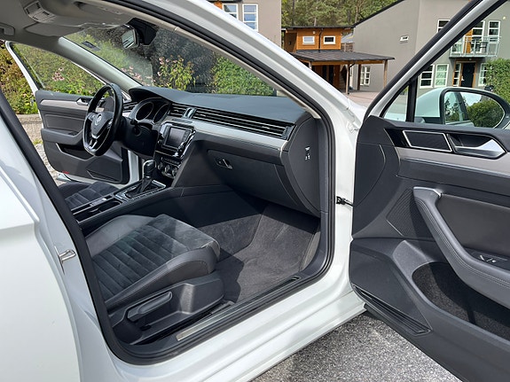 Volkswagen Passat 5 of 17