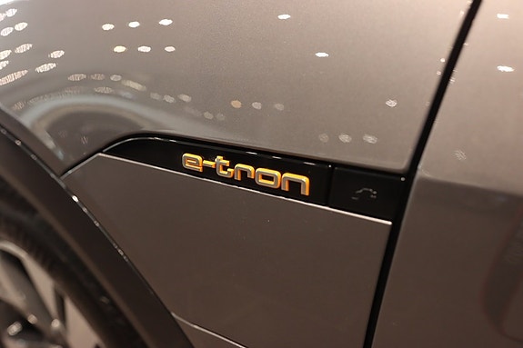 Audi e-tron Sportback 8 of 24