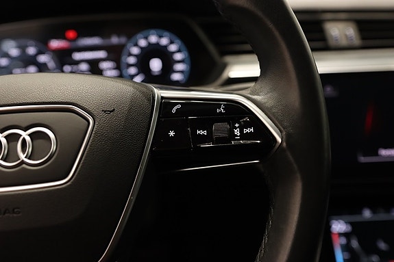 Audi e-tron Sportback 15 of 24