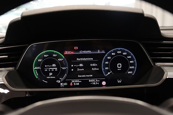Audi e-tron Sportback 17 of 24
