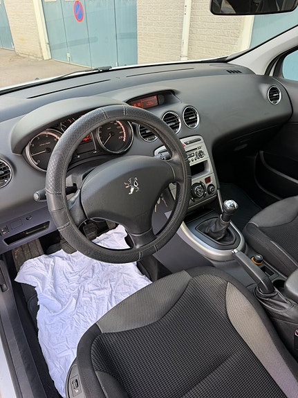 Peugeot 308 6 of 12