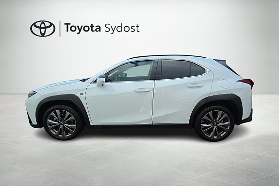 Lexus UX250h 3 of 21