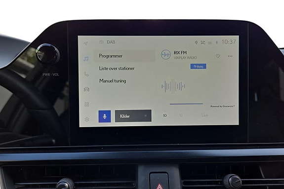 Lexus UX250h 14 of 21