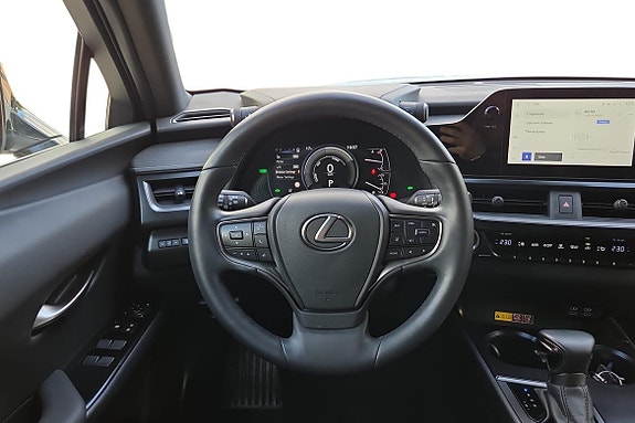 Lexus UX250h 9 of 21