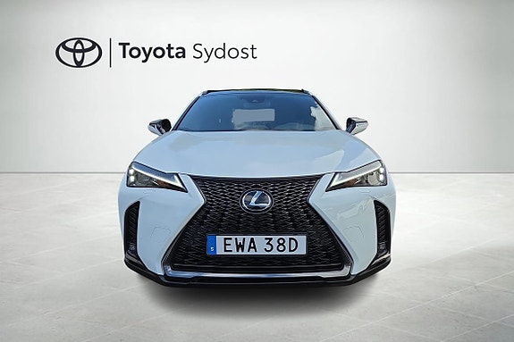 Lexus UX250h 5 of 21