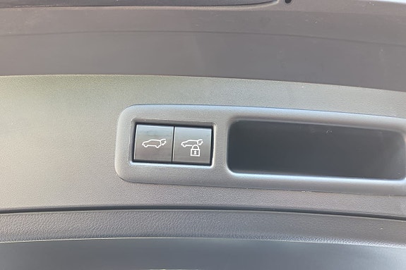 Lexus UX250h 21 of 21