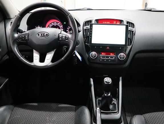 Kia Ceed 12 of 16